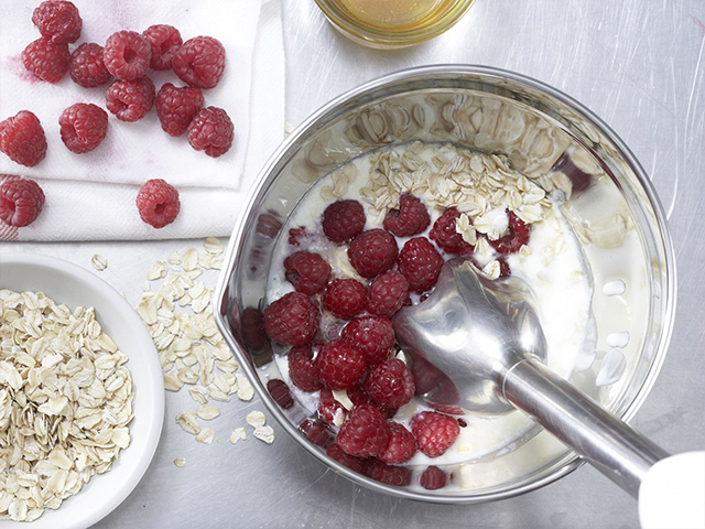 étape 2 de la recette smoothie aux framboises 